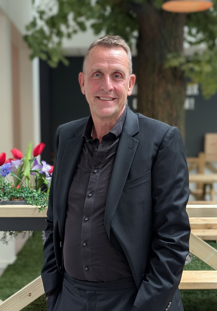 Dick van Zutphen - Managing Director