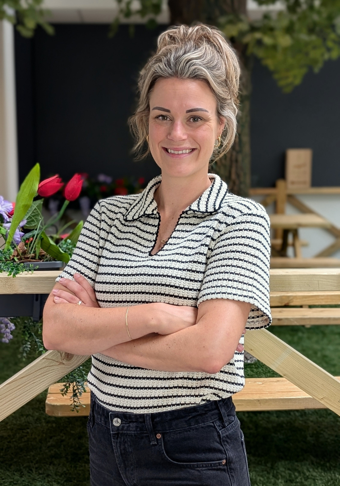 Kristel Duesman-Paus - Customer Service Modeca