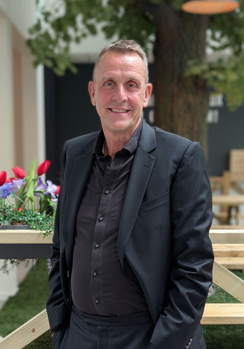 Dick van Zutphen - Managing Director