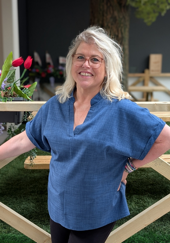 Monique Post-Peters - Customer Service Modeca