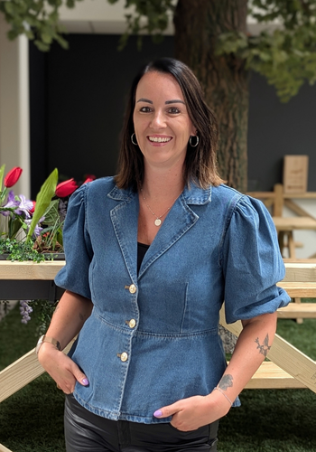 Nathalie Ordelmans-Snijder - Customer Service GBS / Randy Fenoli Bridal