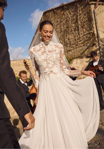 Long sleeve wedding dress Gaia by Modeca