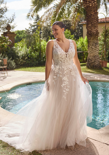 Plus size wedding dress Jolanthe by Modeca Curves