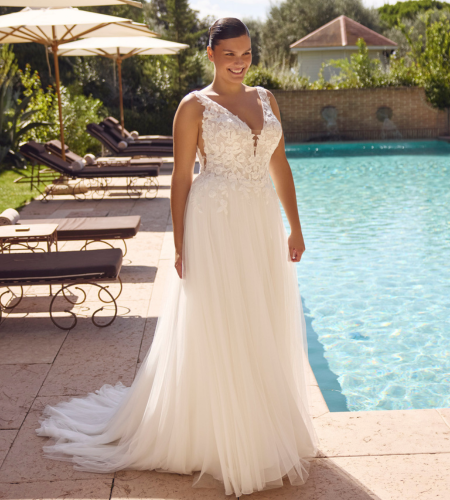 Plus size wedding dress Jada by Modeca Curves