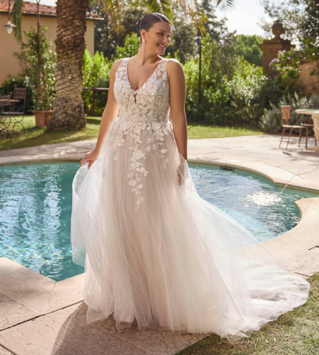 Plus size wedding dress Jolanthe by Modeca Curves