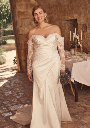 Plus size wedding dress Naomi by Silhouette